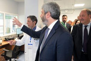 Roberto Fico nell’ospedale