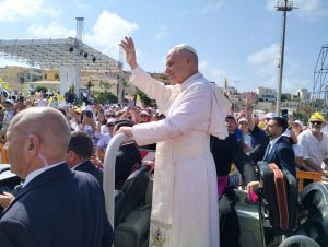 papa leone lampedusa 6